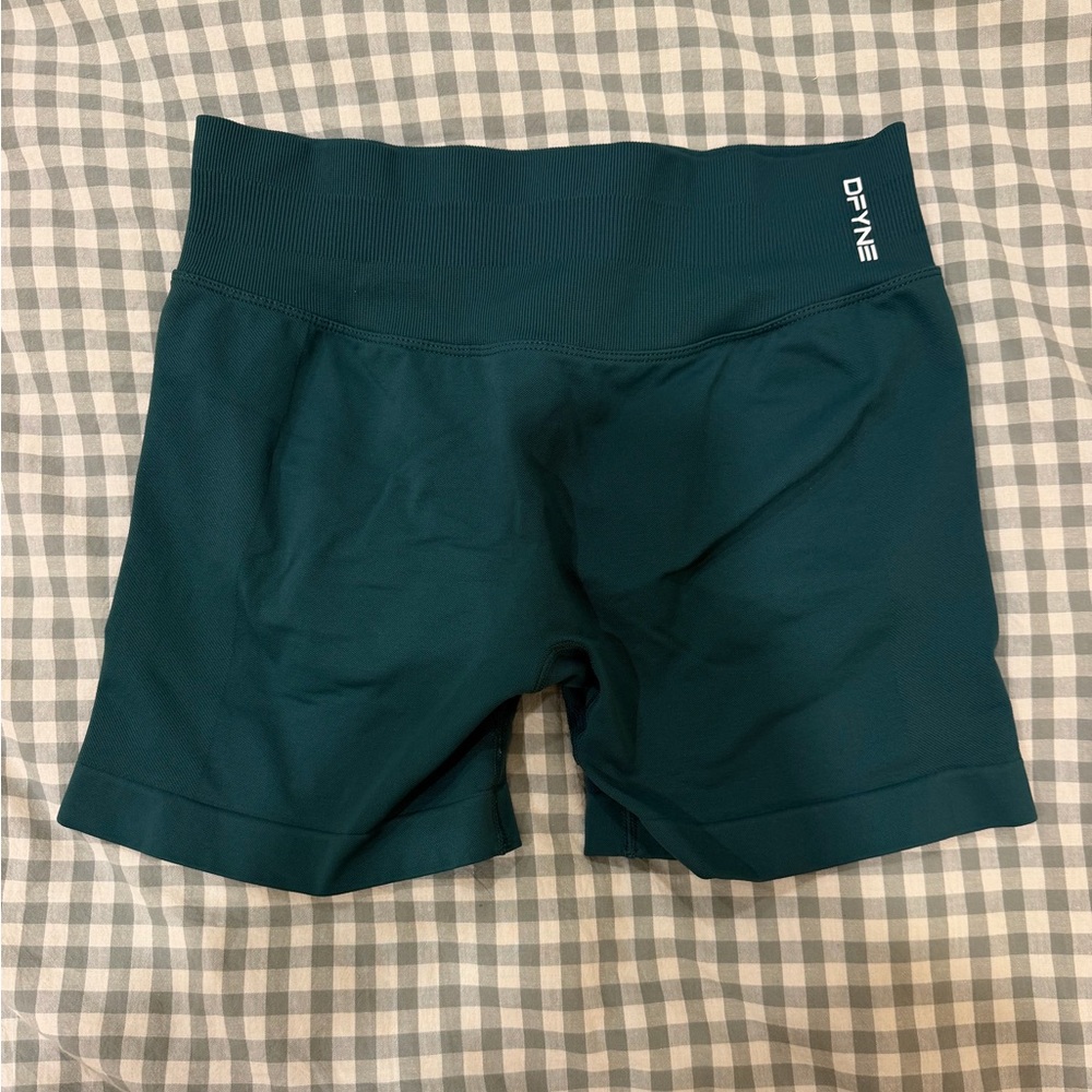 Dfyne Impact shorts in Pine